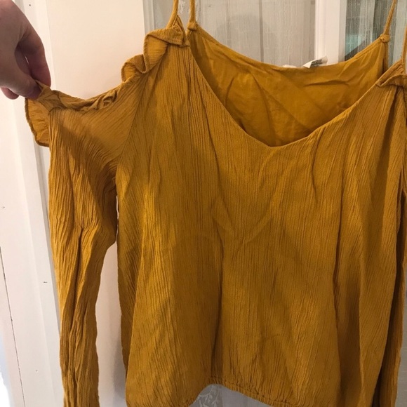 Cute & sexy off the shoulder top - Picture 6 of 7